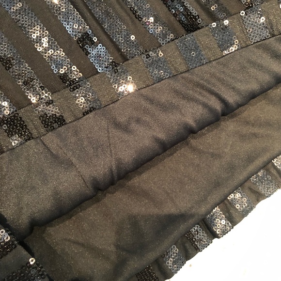 NWT - NY&Company Blouse W/ Sheer Sleeves & Sequins - Picture 4 of 7